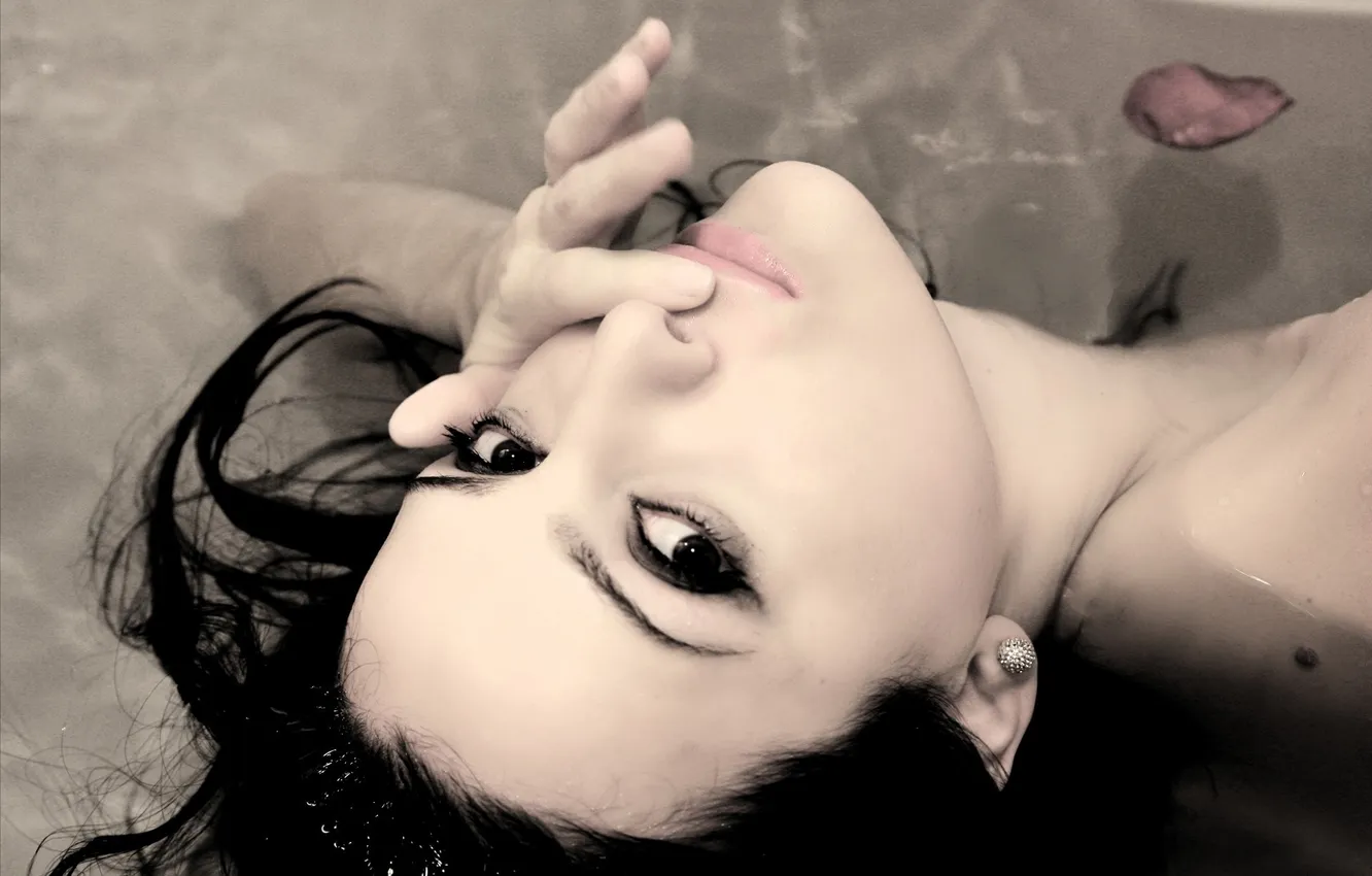 Photo wallpaper look, girl, brunda, water bath