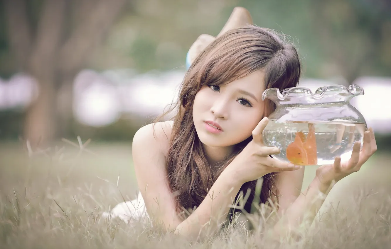 Photo wallpaper look, girl, fish