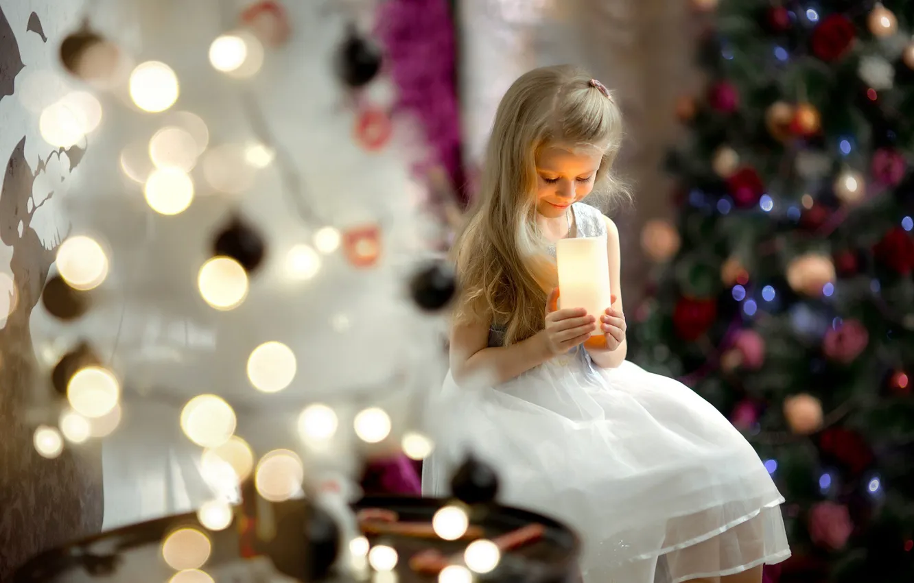 Photo wallpaper new year, candle, girl, tree, child, bokeh, Maxim Curlew