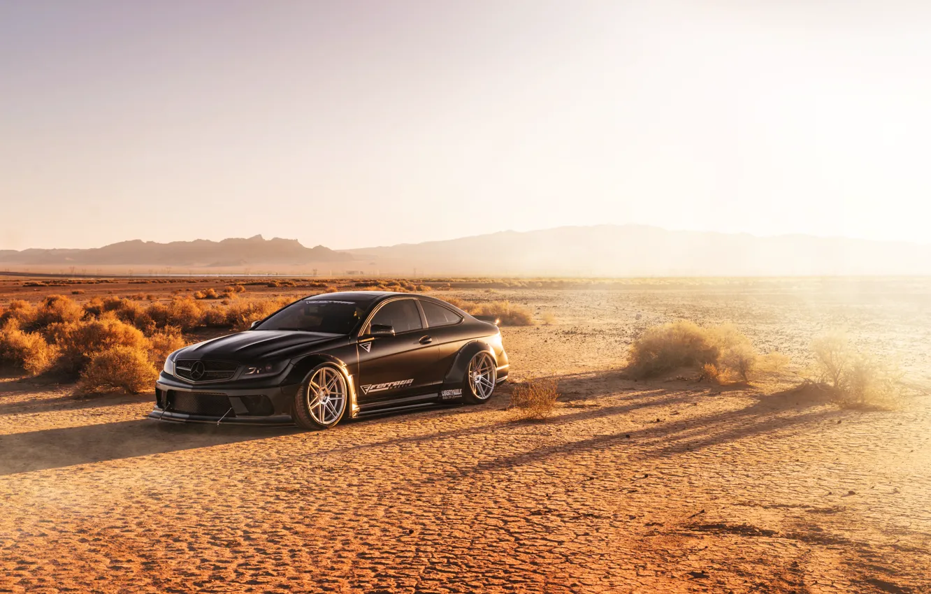 Photo wallpaper design, desert, Mercedes, car, rays of light