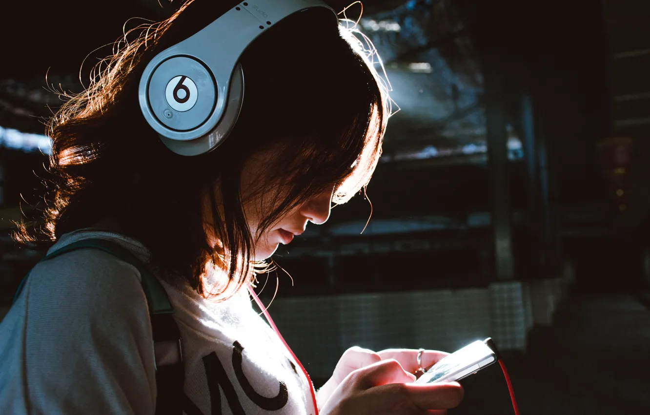 Photo wallpaper girl, face, music, hair, headphones