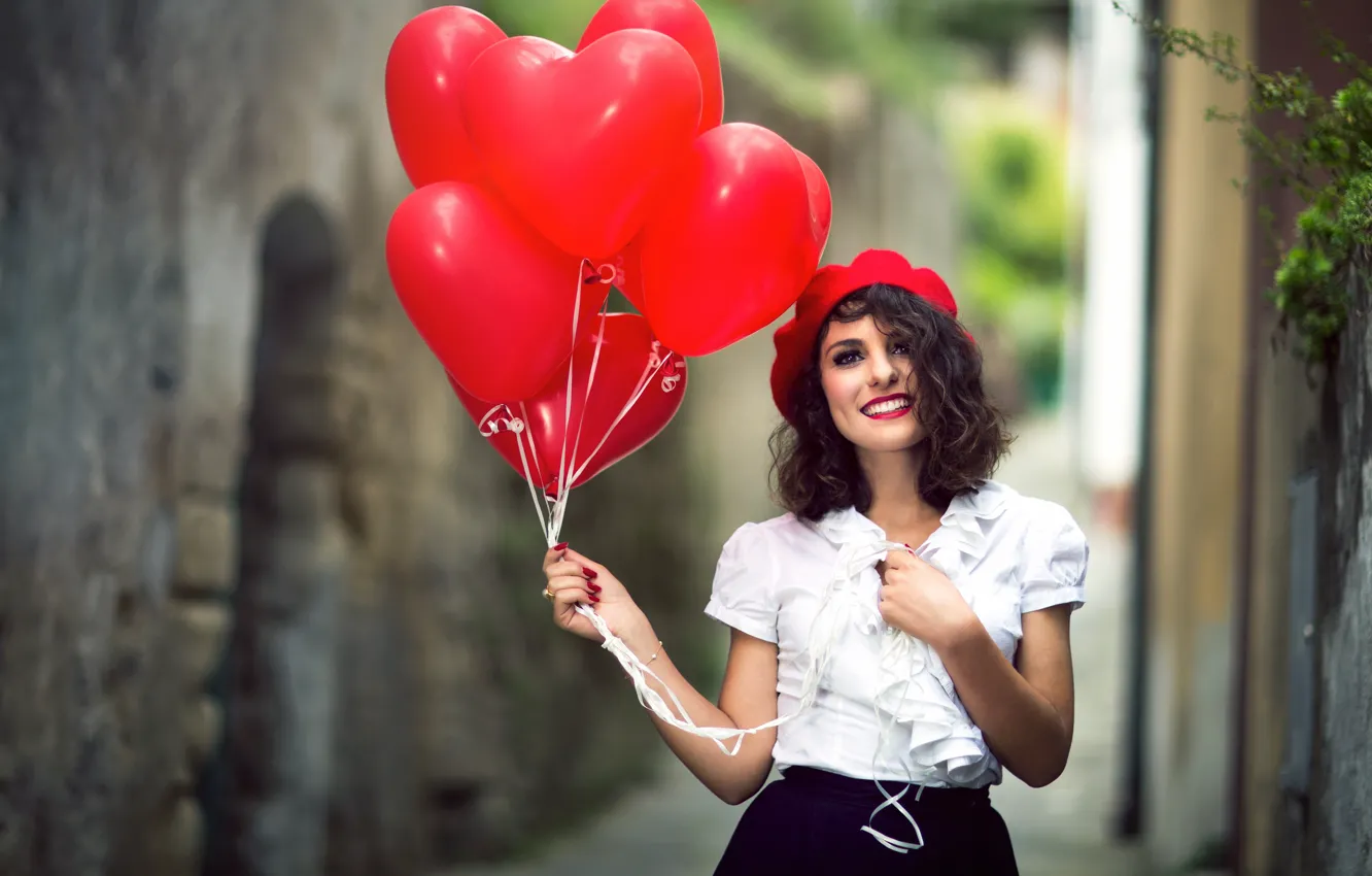 Photo wallpaper look, girl, joy, red, pose, smile, balloons, street