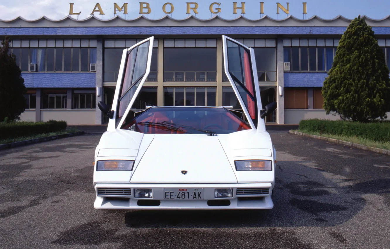 Photo wallpaper building, Lamborghini, the door, front view, Lamborghini, Countach, countach lp5000 s quattrovalvole