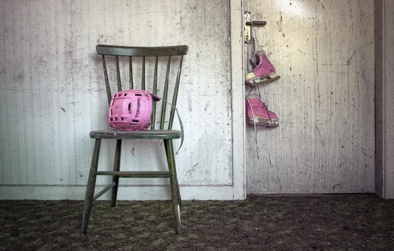 Photo wallpaper chair, helmet, skates