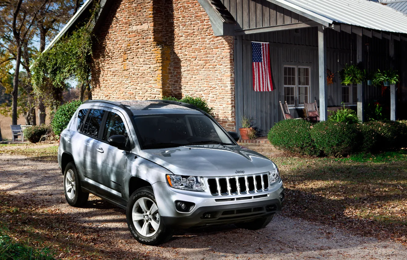 Photo wallpaper house, yard, jeep, SUV, car, jeep-compass