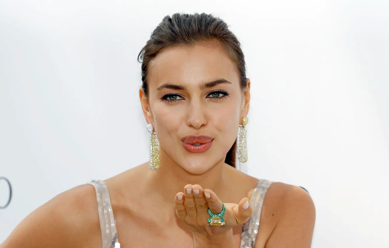 Photo wallpaper look, pose, model, hairstyle, Irina Sheik, Irina Shayk, actress, Irina Shayk