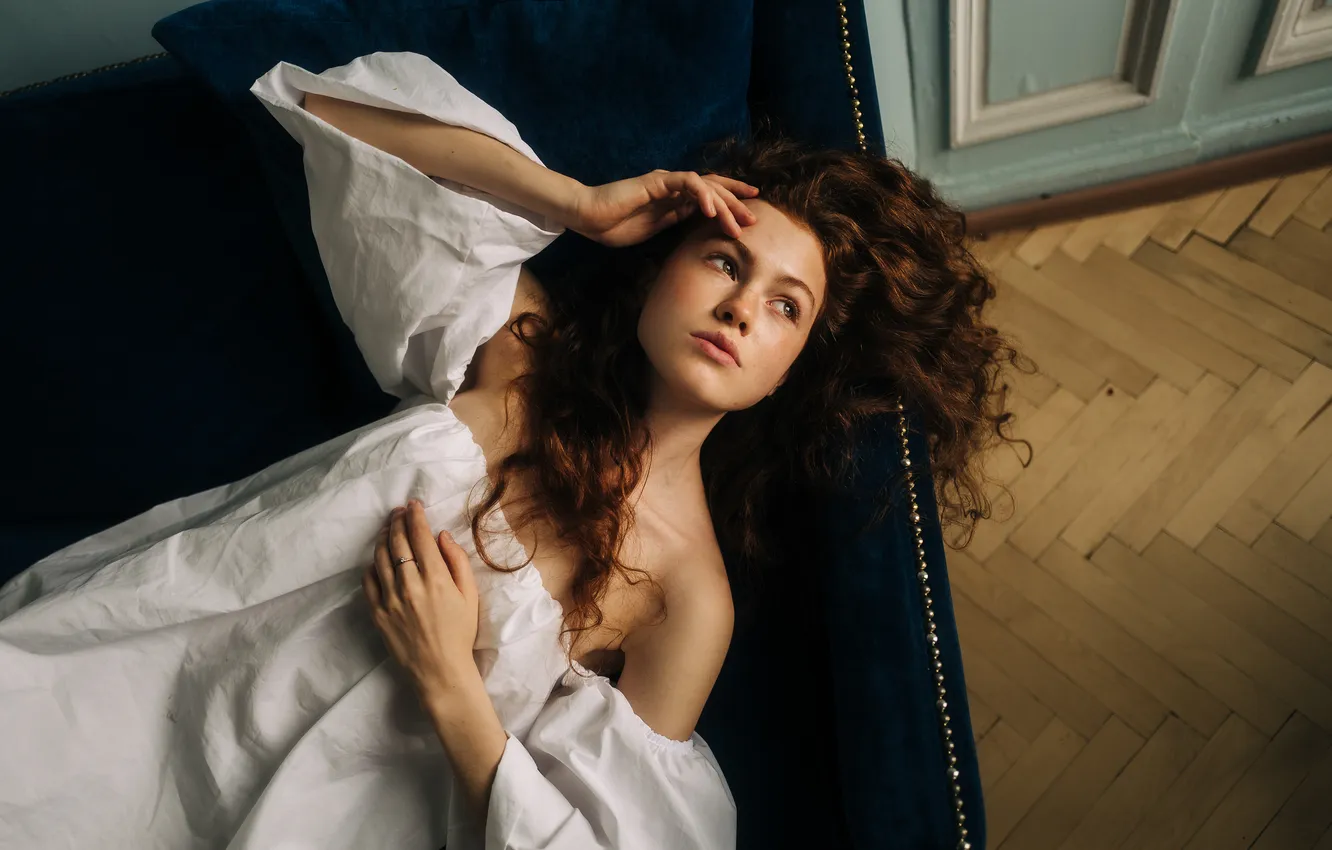 Photo wallpaper girl, model, curly