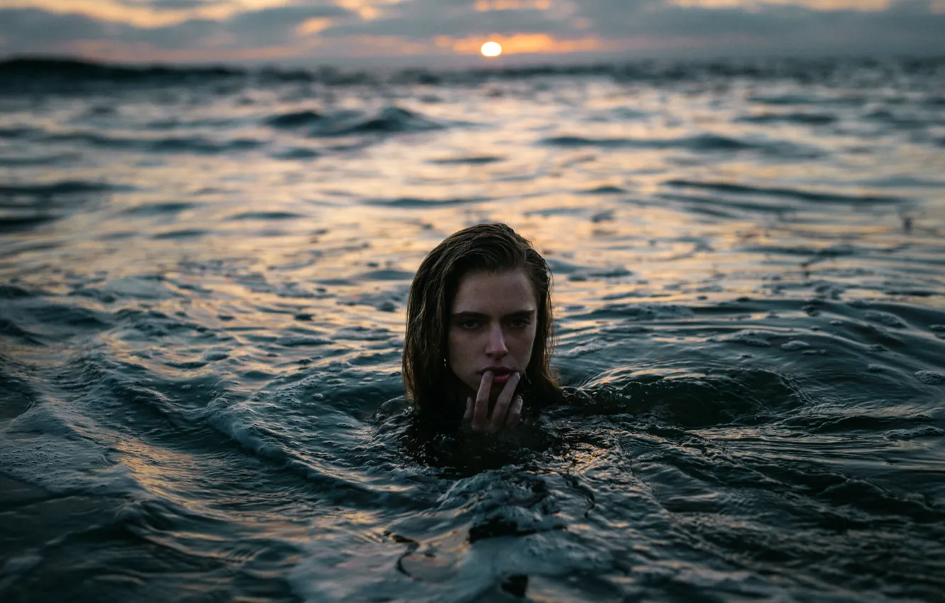 Photo wallpaper girl, in the water, Marta, Jesse Duke