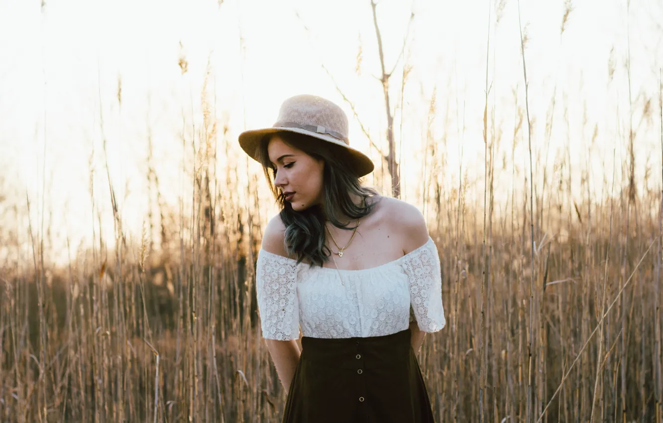 Photo wallpaper girl, hat, chain