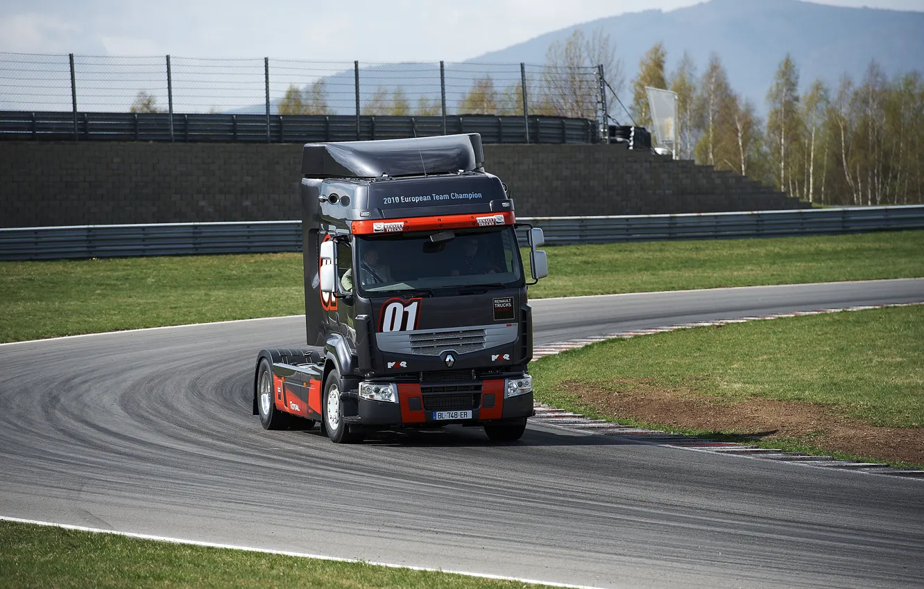 Photo wallpaper race track, renault trucks, renault premium