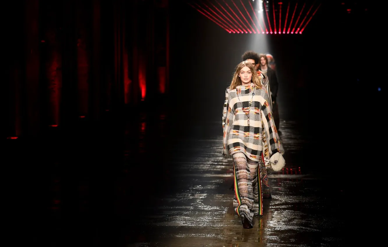 Photo wallpaper model, the show, Gigi Hadid