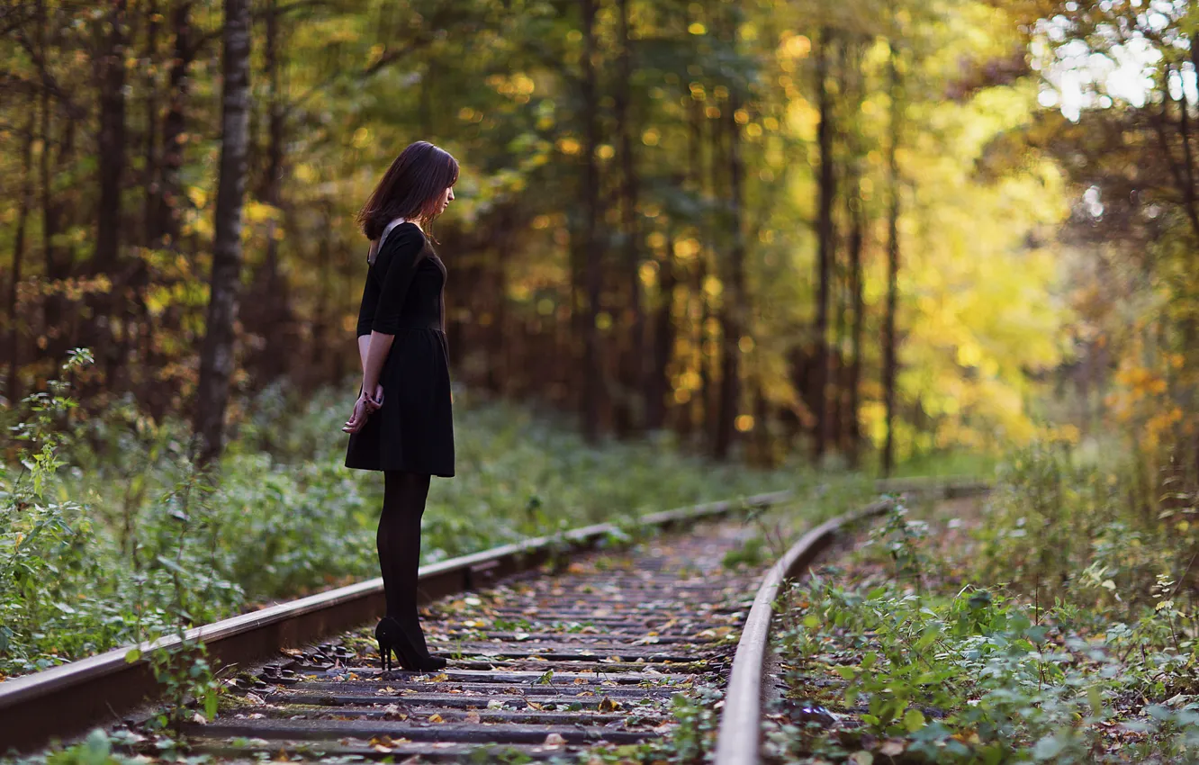 Photo wallpaper girl, nature, railroad