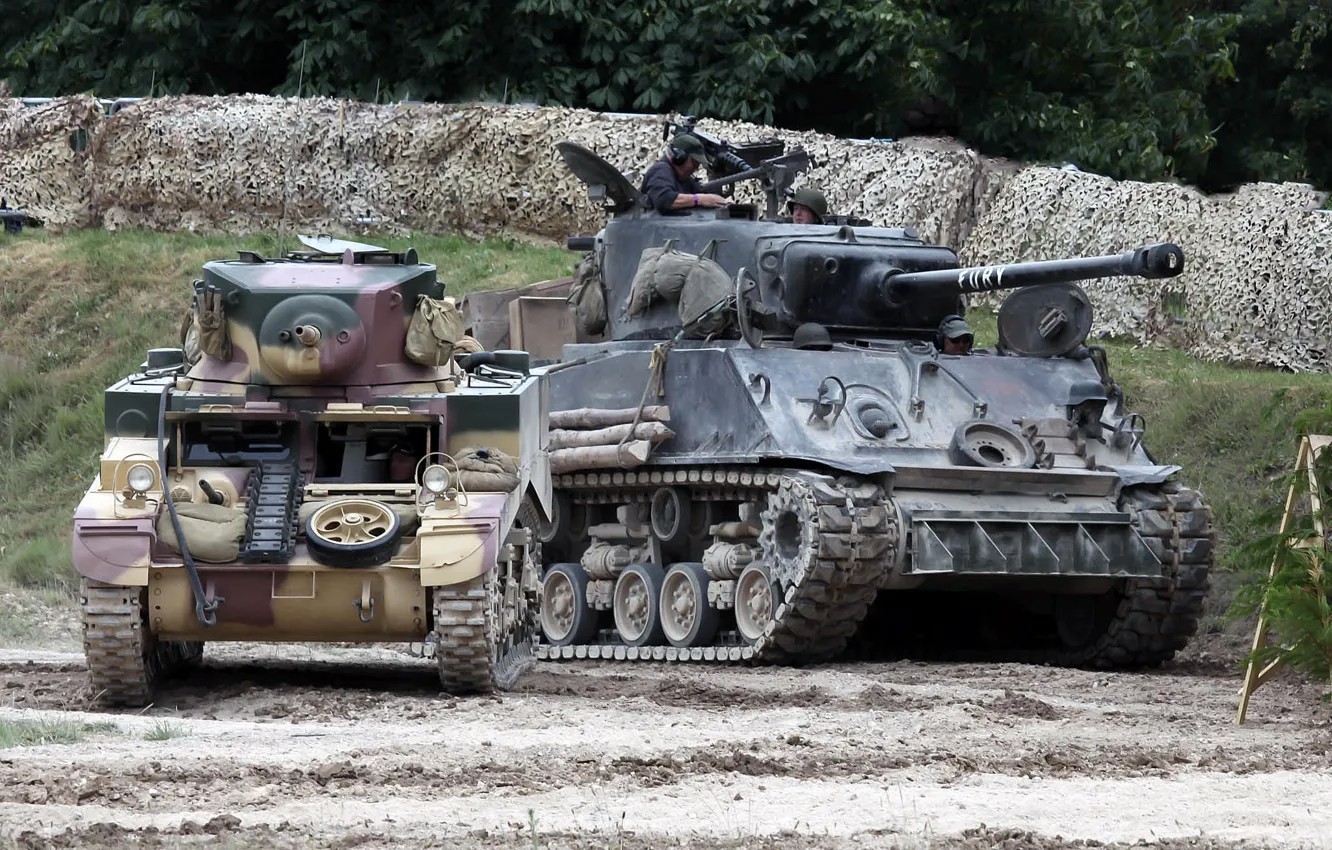 Photo wallpaper weapons, tanks, demonstration performance