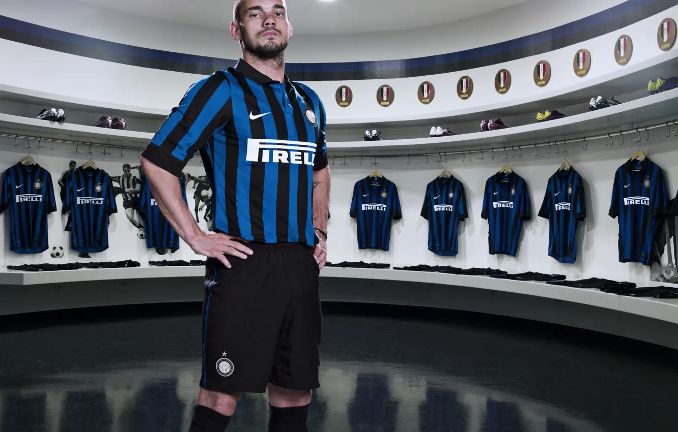 Photo wallpaper blue, black, Mike, t-shirt, Italy, bald, locker room, Inter