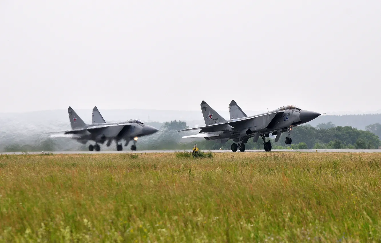 Photo wallpaper fighter, the airfield, the rise, double, interceptor, The MiG-31