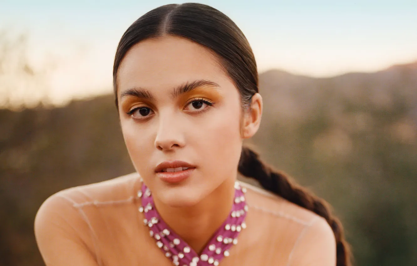 Photo wallpaper portrait, actress, singer, blurred background, brown-eyed beauty, Olivia Rodrigo, Olivia Rodrigo, Olivia Isabel Rodrigo