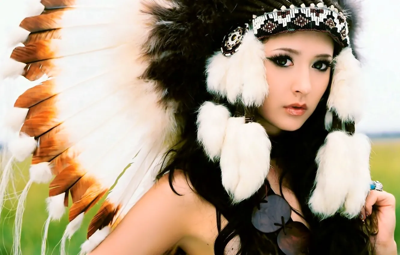 Photo wallpaper Feathers, Fur, Squaw
