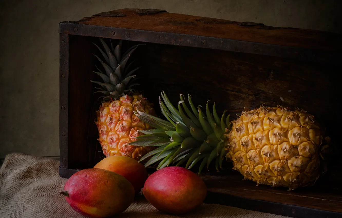 Photo wallpaper mango, box, pineapples