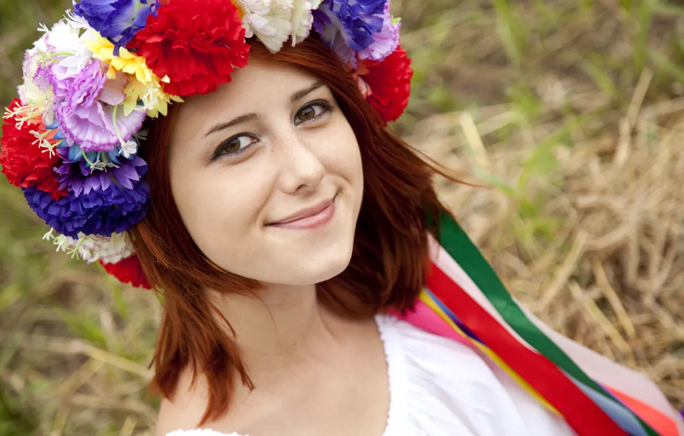 Photo wallpaper face, wreath, redhead, face, redhead, smiling, wreath, smiling
