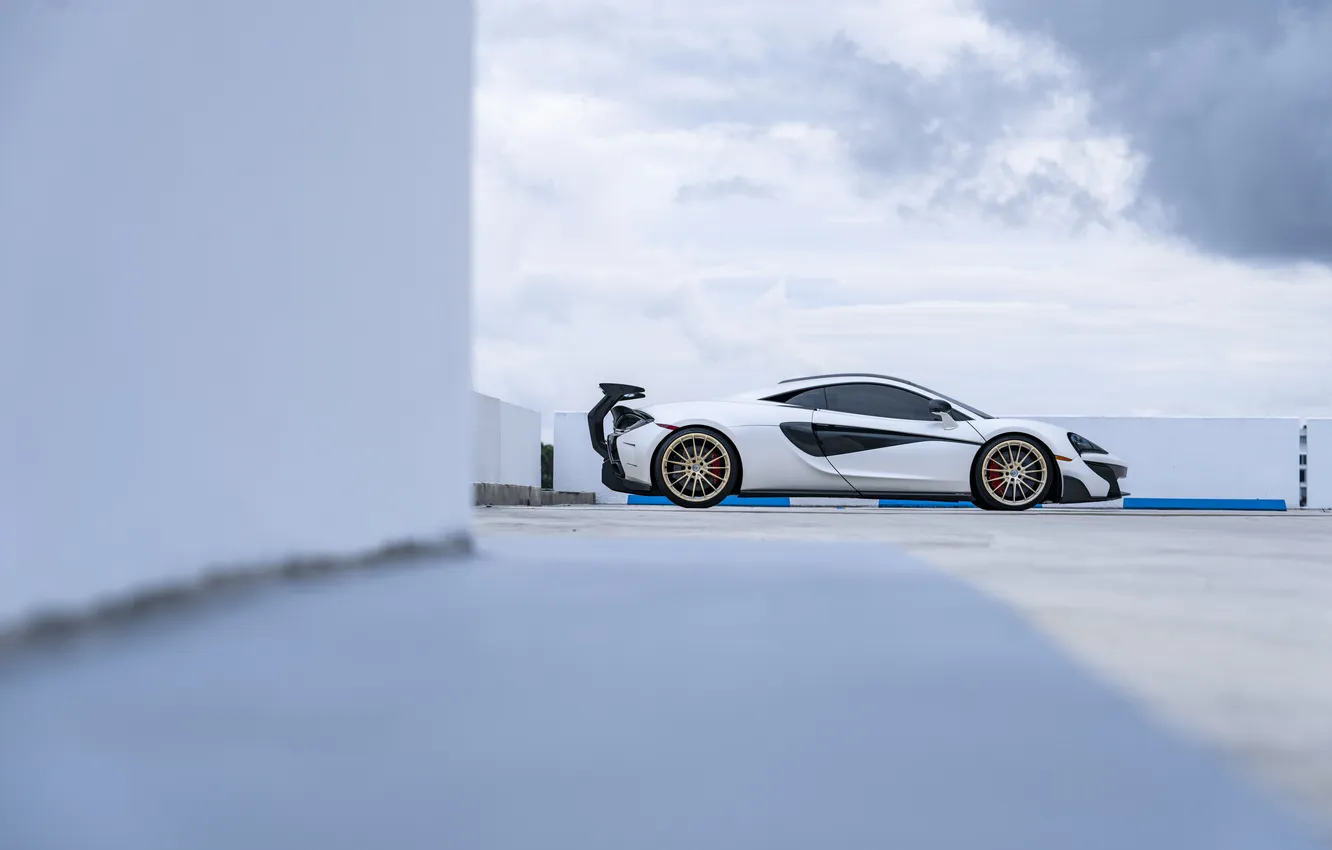 Photo wallpaper McLaren, 570