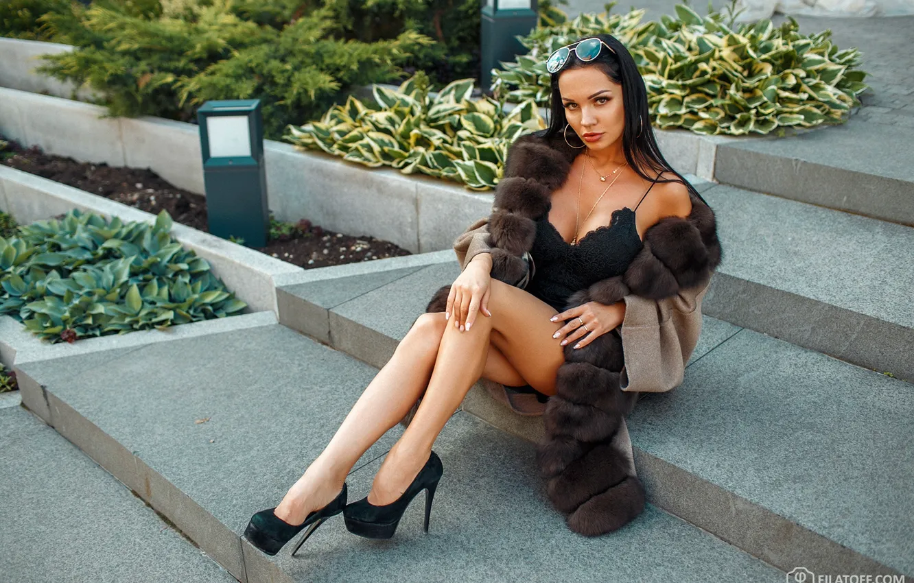 Photo wallpaper cleavage, model, sunglasses, heels, Dmitry Filatoff, On The Steps, Fur Wrap