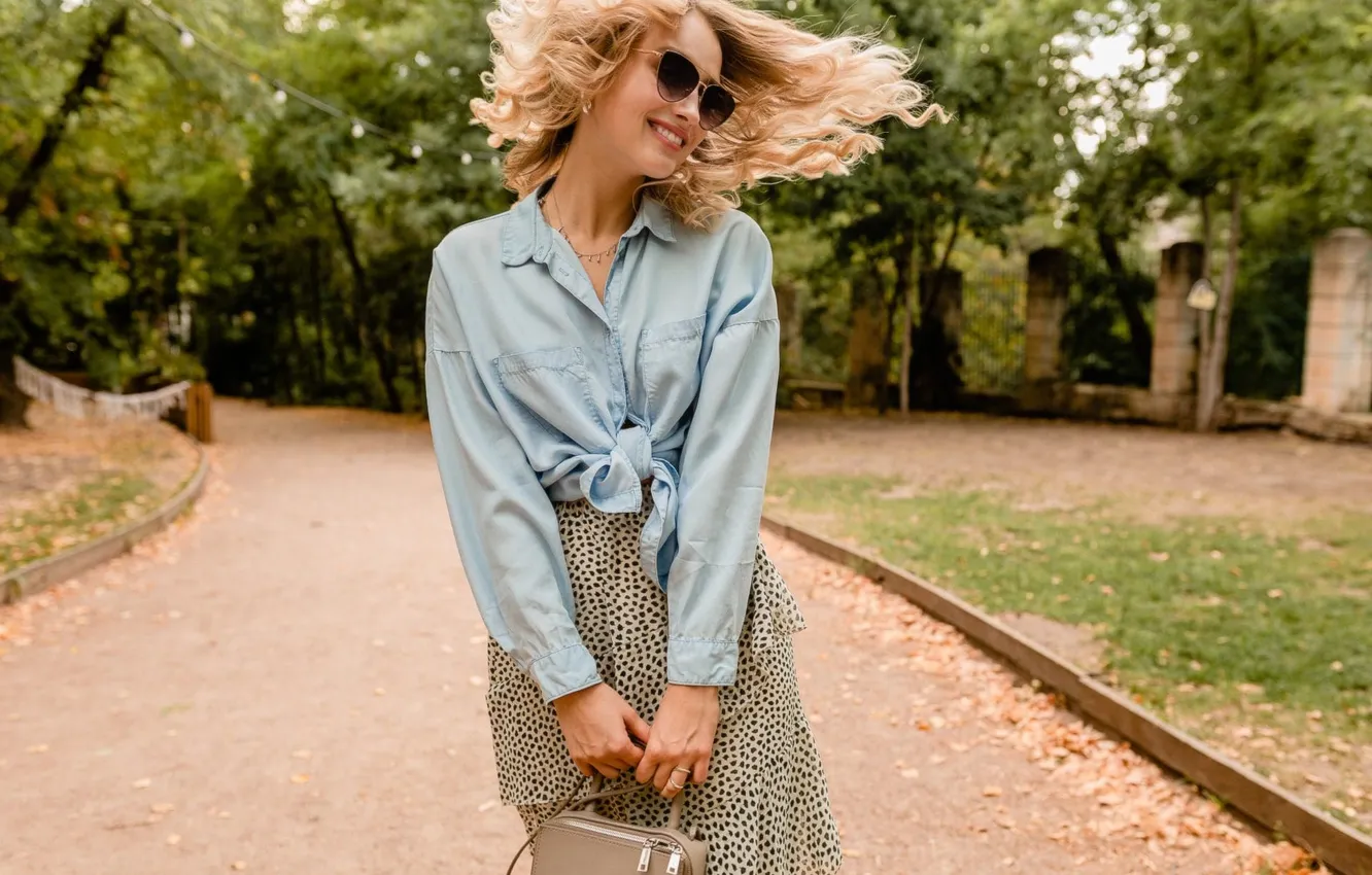 Photo wallpaper summer, girl, the city, smile, Park, model, skirt, glasses