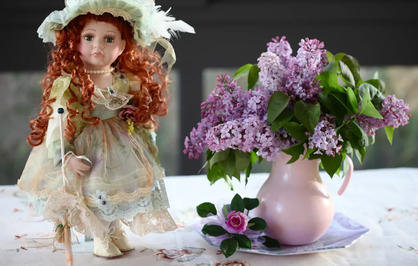 Photo wallpaper doll, pitcher, lilac, © Elena Di Guardo