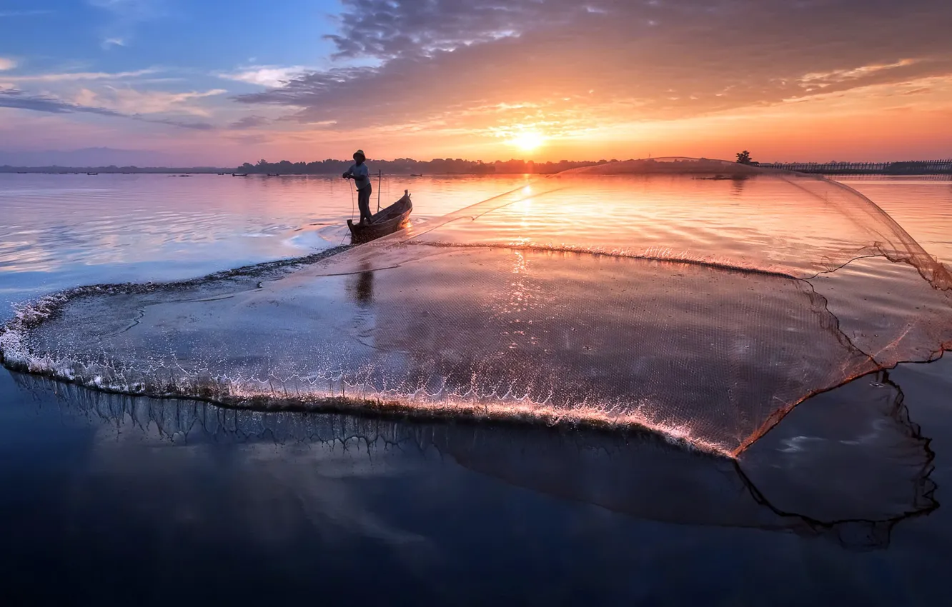 Photo wallpaper sunset, network, lake, fishing