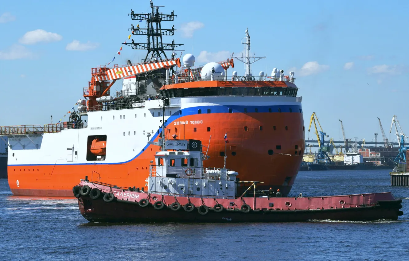 Photo wallpaper tug, platform, self-propelled