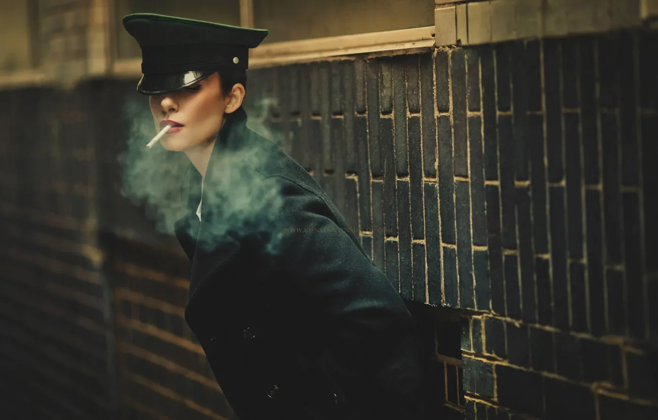 Photo wallpaper girl, the city, smoke, cigarette, fashion, Tara Newton