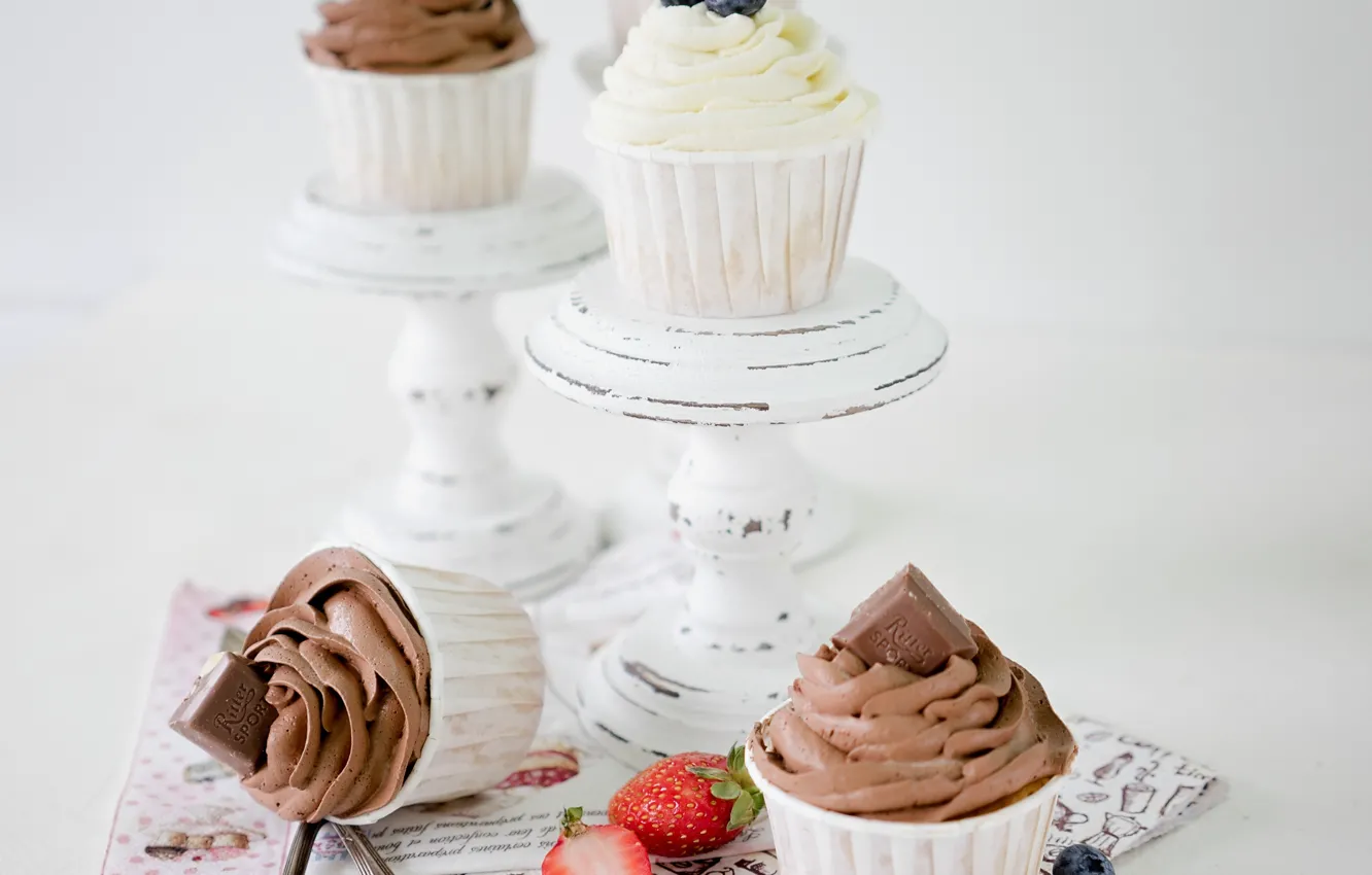 Photo wallpaper berries, chocolate, cream, cakes, cupcakes, Egrigorovich