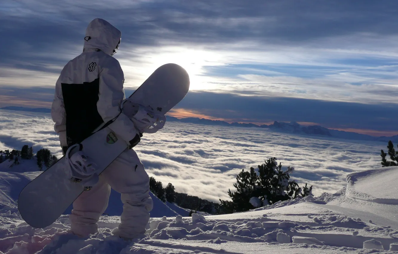 Photo wallpaper clouds, mountains, snowboarding, slope