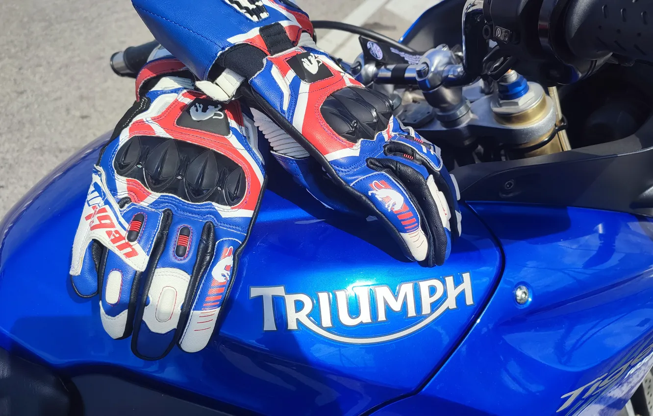 Photo wallpaper Triumph, triumph, Glove, motorbike, glove, furygan