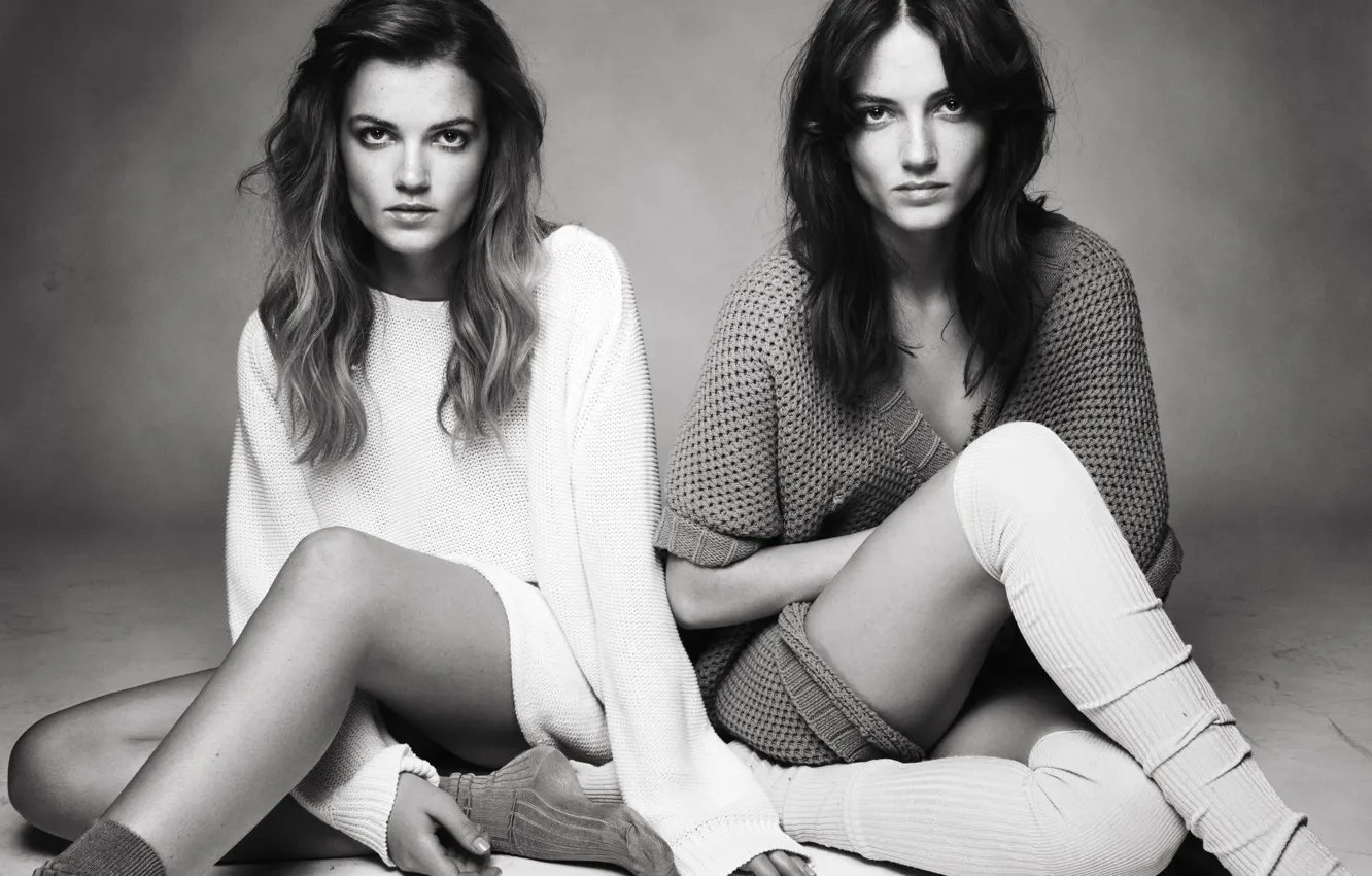 Photo wallpaper singer, dream pop, twin sisters, Saint Lou Lou, Miranda Kilbey-Jansson, Elektra Kilbey-Jansson