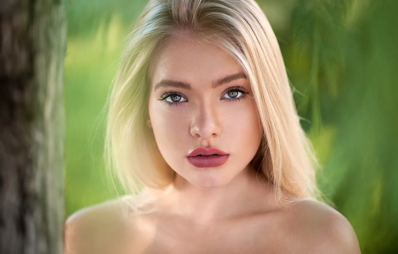 Photo wallpaper greens, look, trees, portrait, makeup, hairstyle, blonde, beauty