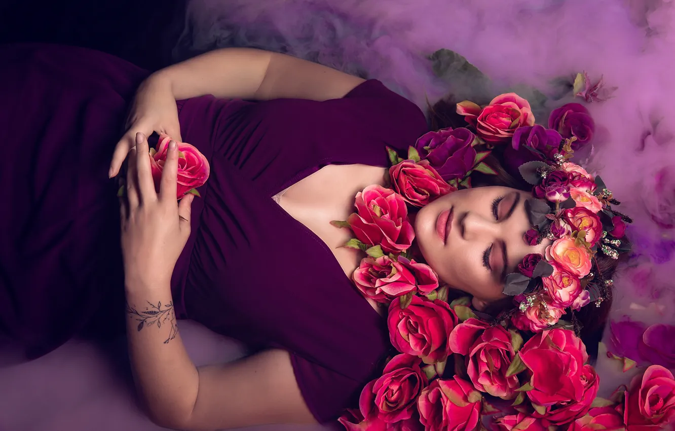 Photo wallpaper girl, flowers, face, fog, style, roses, hands, makeup