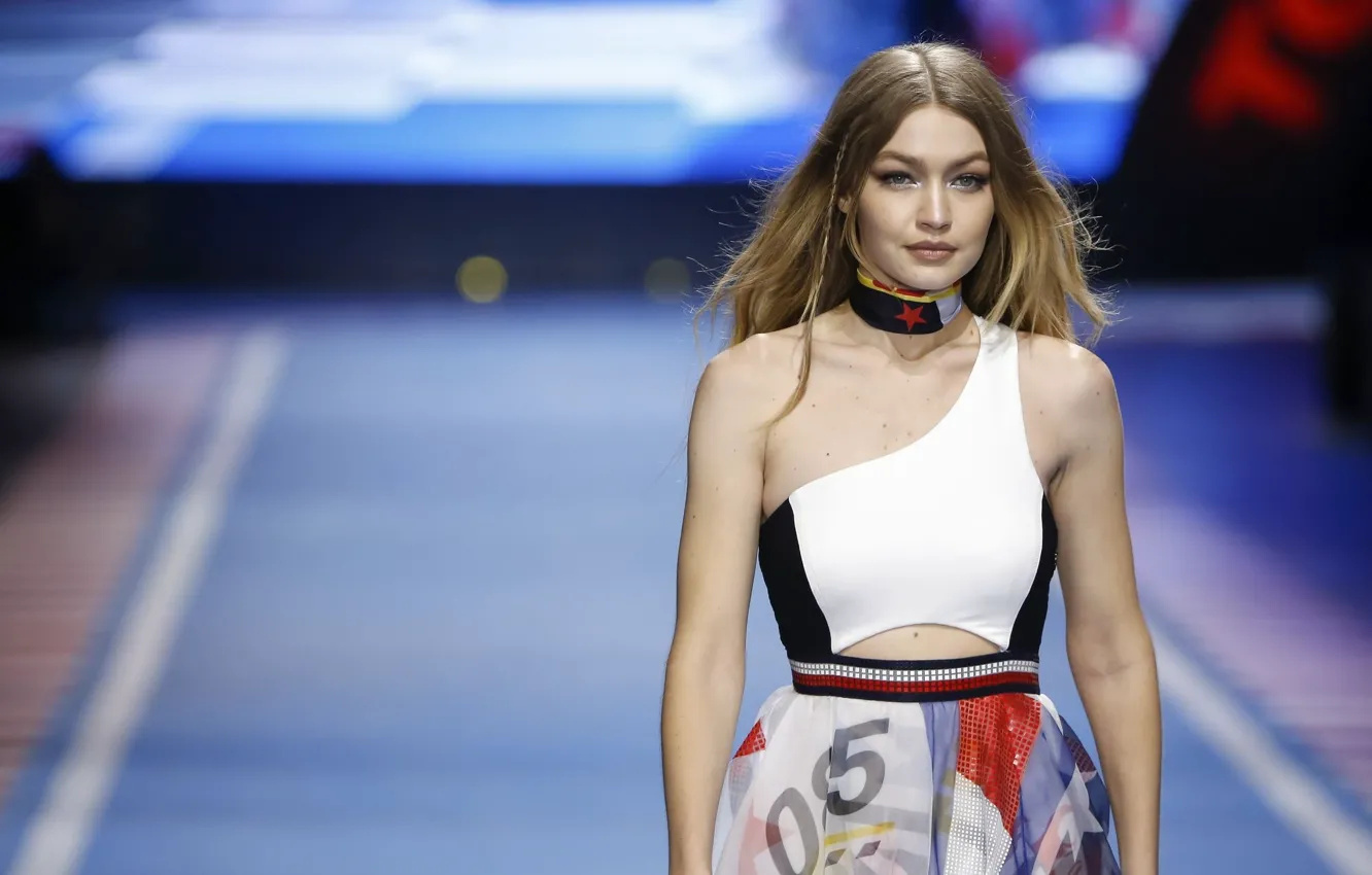 Photo wallpaper model, the show, Gigi Hadid