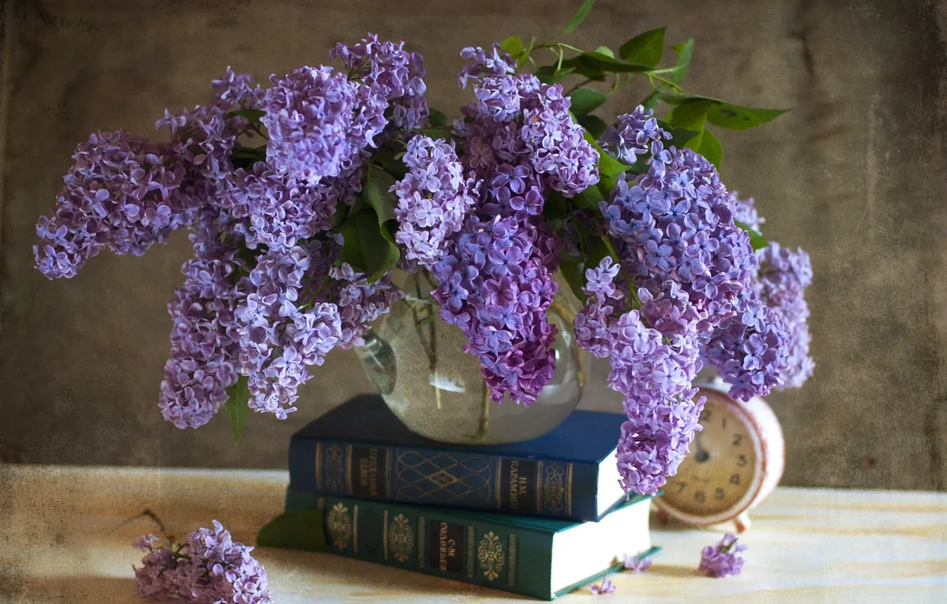 Photo wallpaper flowers, watch, books, lilac