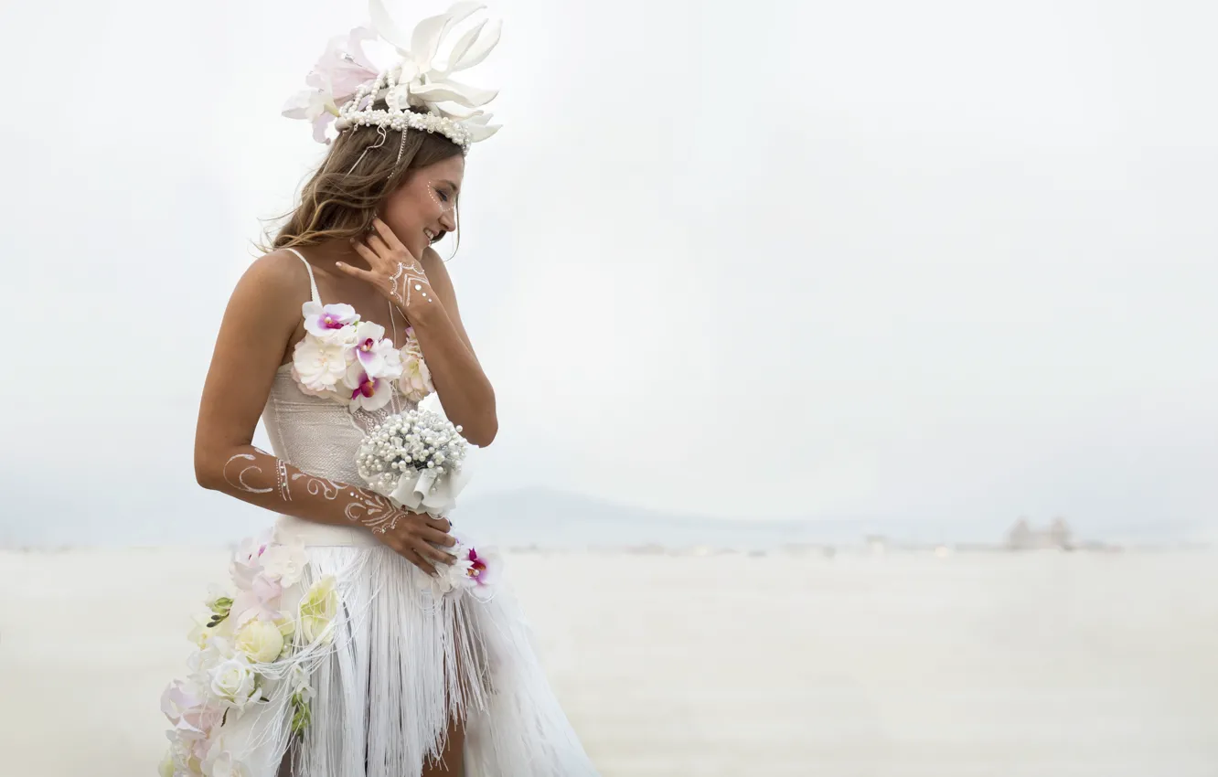 Photo wallpaper joy, desert, crown, blonde, the bride, desert, crown, blonde