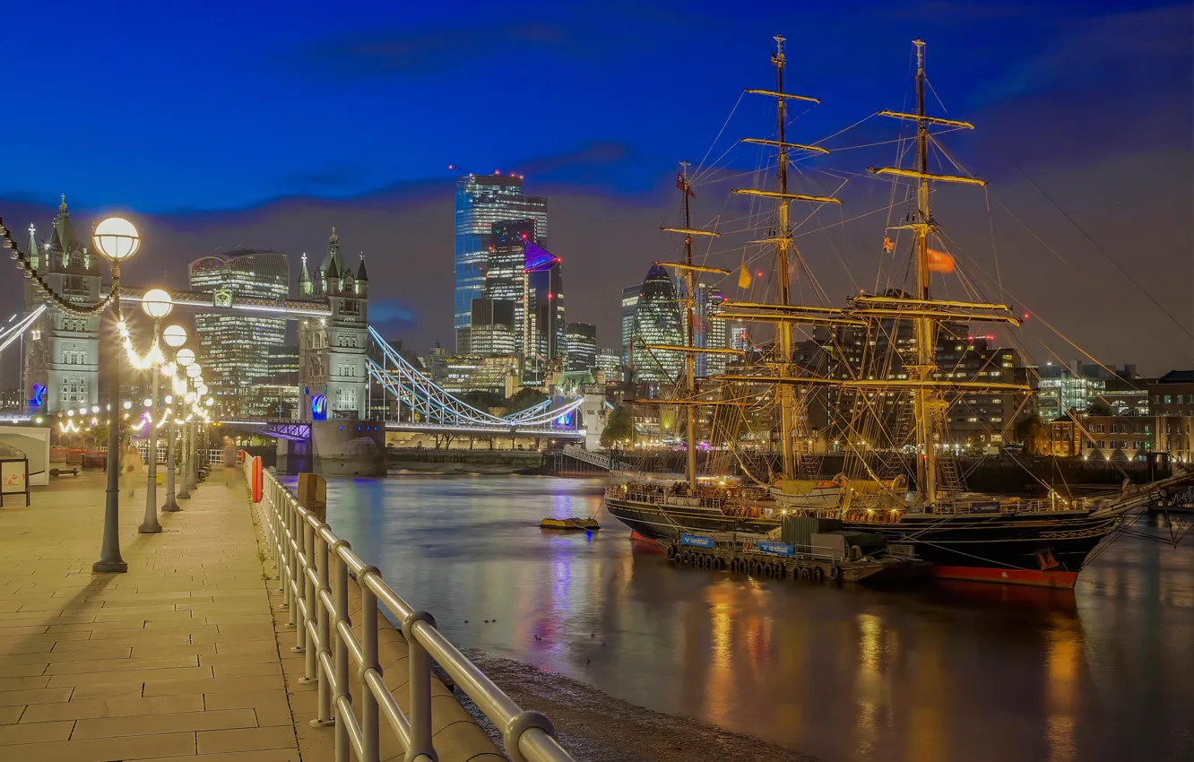 Photo wallpaper bridge, river, ship, England, London, sailboat, lights, night city