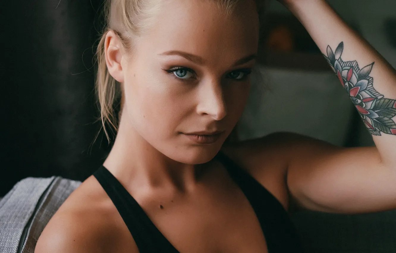 Photo wallpaper look, model, portrait, hands, makeup, Mike, tattoo, hairstyle