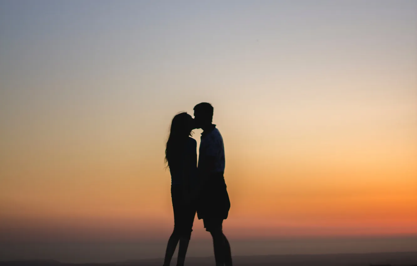 Photo wallpaper sunset, kiss, silhouette, hugs, pair