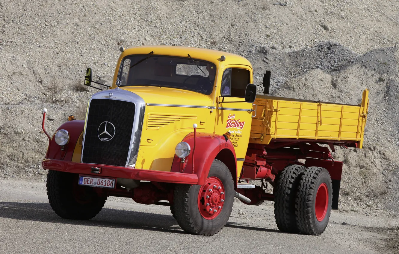 Photo wallpaper Mercedes-Benz, dump truck, bonnet, L-series, dump truck with three-way unloading, LAK 315 Three-sided tipper