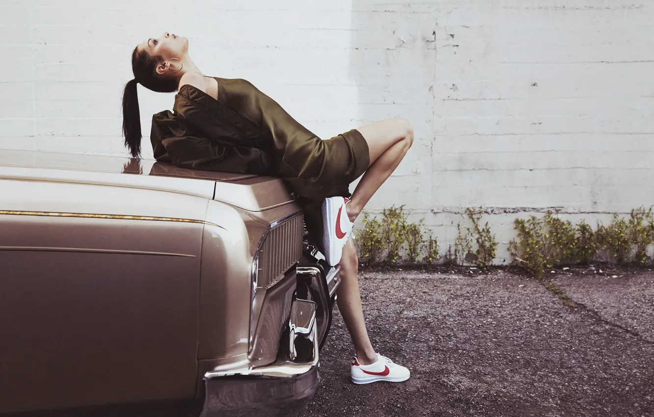 Photo wallpaper auto, girl, pose, photo, model, Nike, Bella Hadid