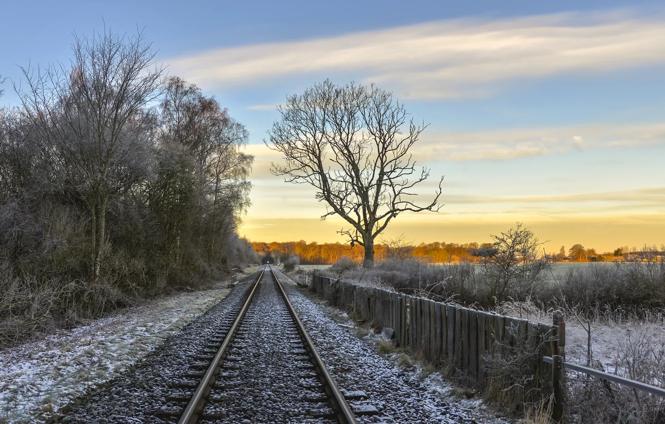 Photo wallpaper winter, morning, railroad