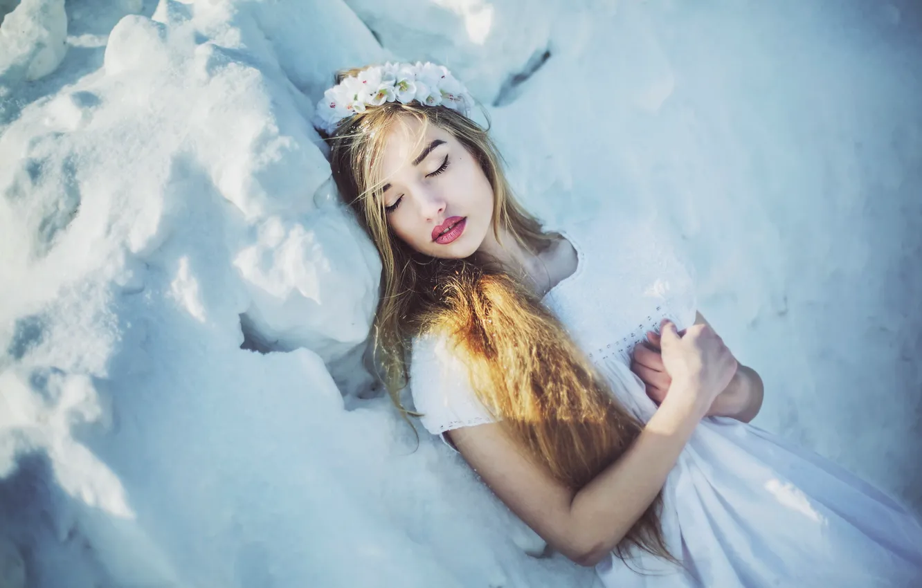 Photo wallpaper winter, girl, snow