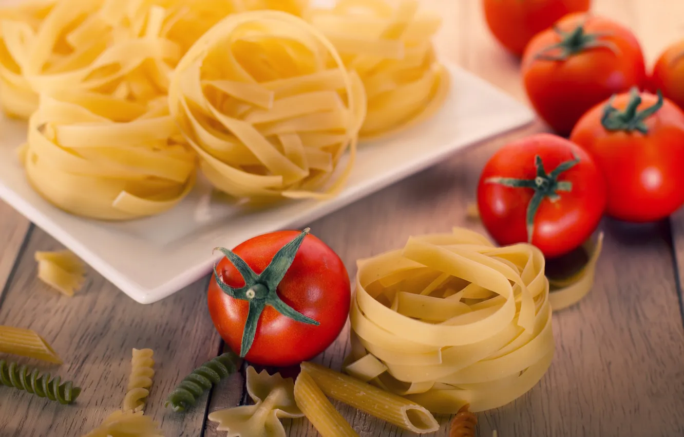 Photo wallpaper plate, tomatoes, tomatoes, pasta