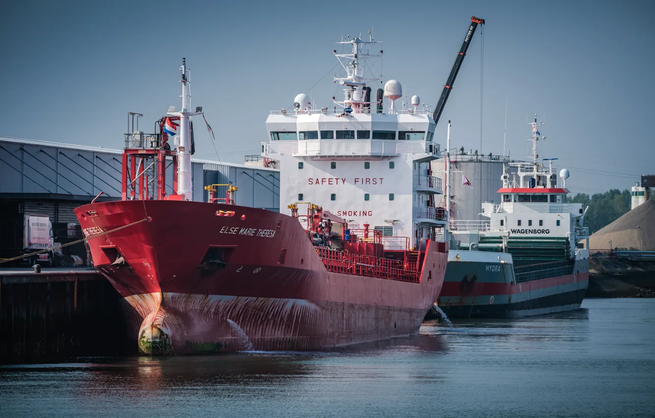 Photo wallpaper ships, port, tanker, Netherlands, Flushing