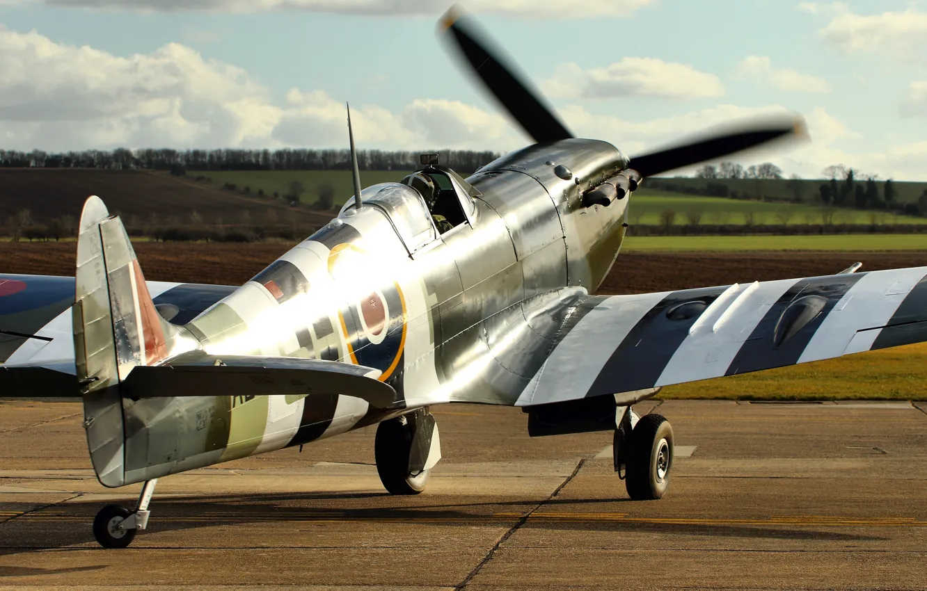 Photo wallpaper fighter, British, single-engine, Supermarine, Spitfire Mk. XIV