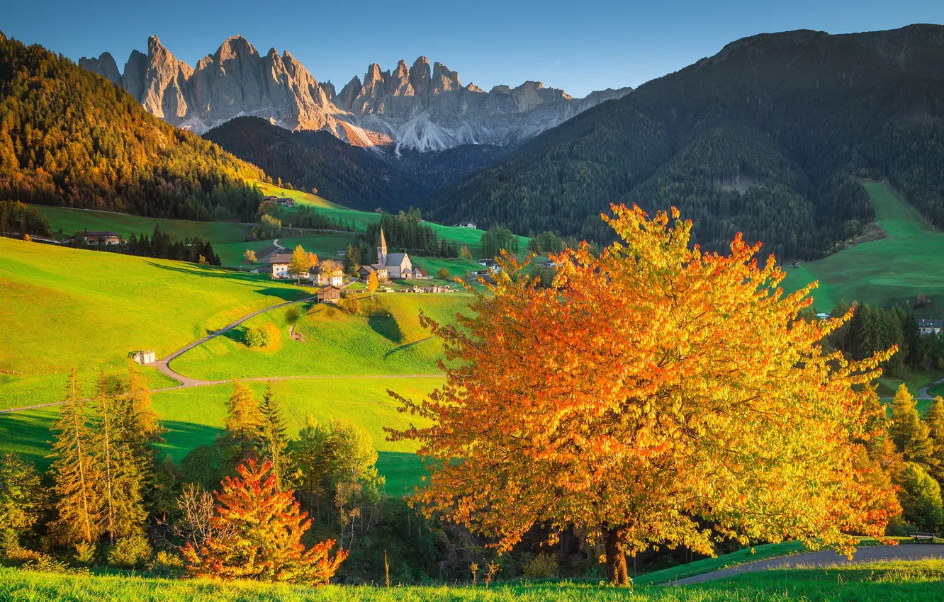 Photo wallpaper valley, Alps, Italy, town